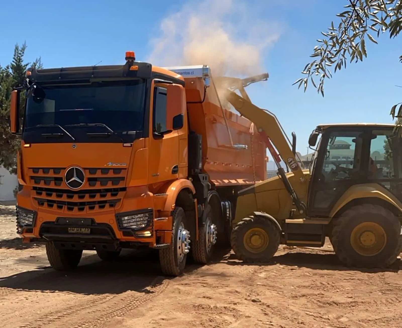 Arriendo de retroexcavadora